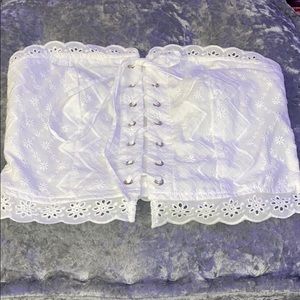 NWOT Summer daisy crop top